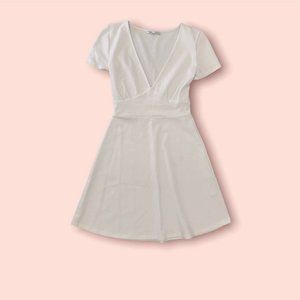 ZARA White Dress Classic Flattering Size Small